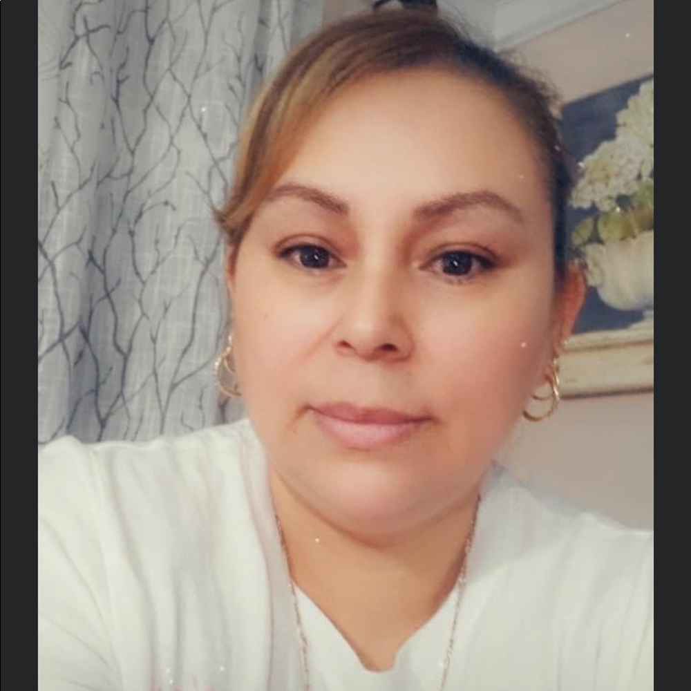 Meet your Posher, Alicia